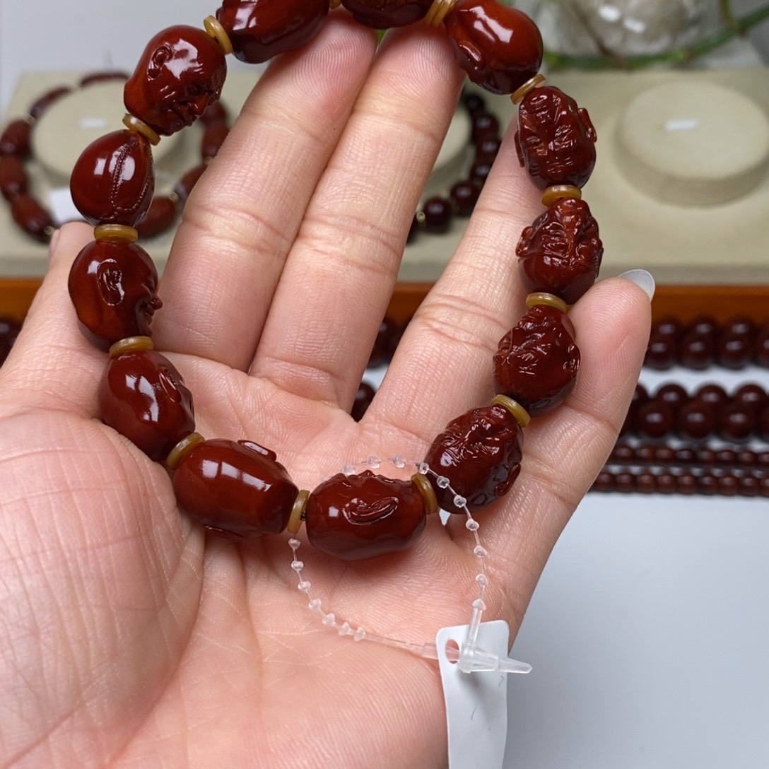 …***…橄榄核吊坠包浆玉化