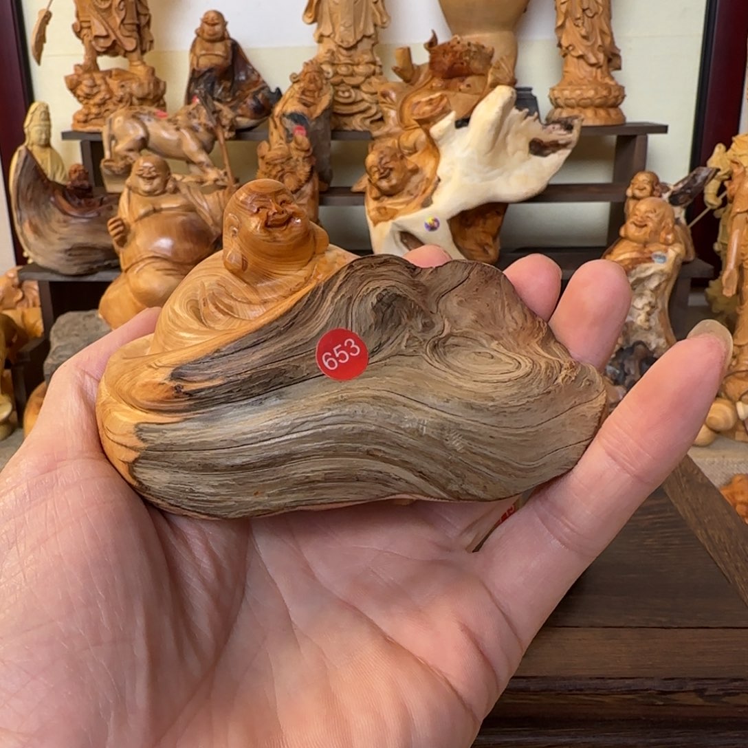 爱***呀崖柏小木匠艺雕一物一拍