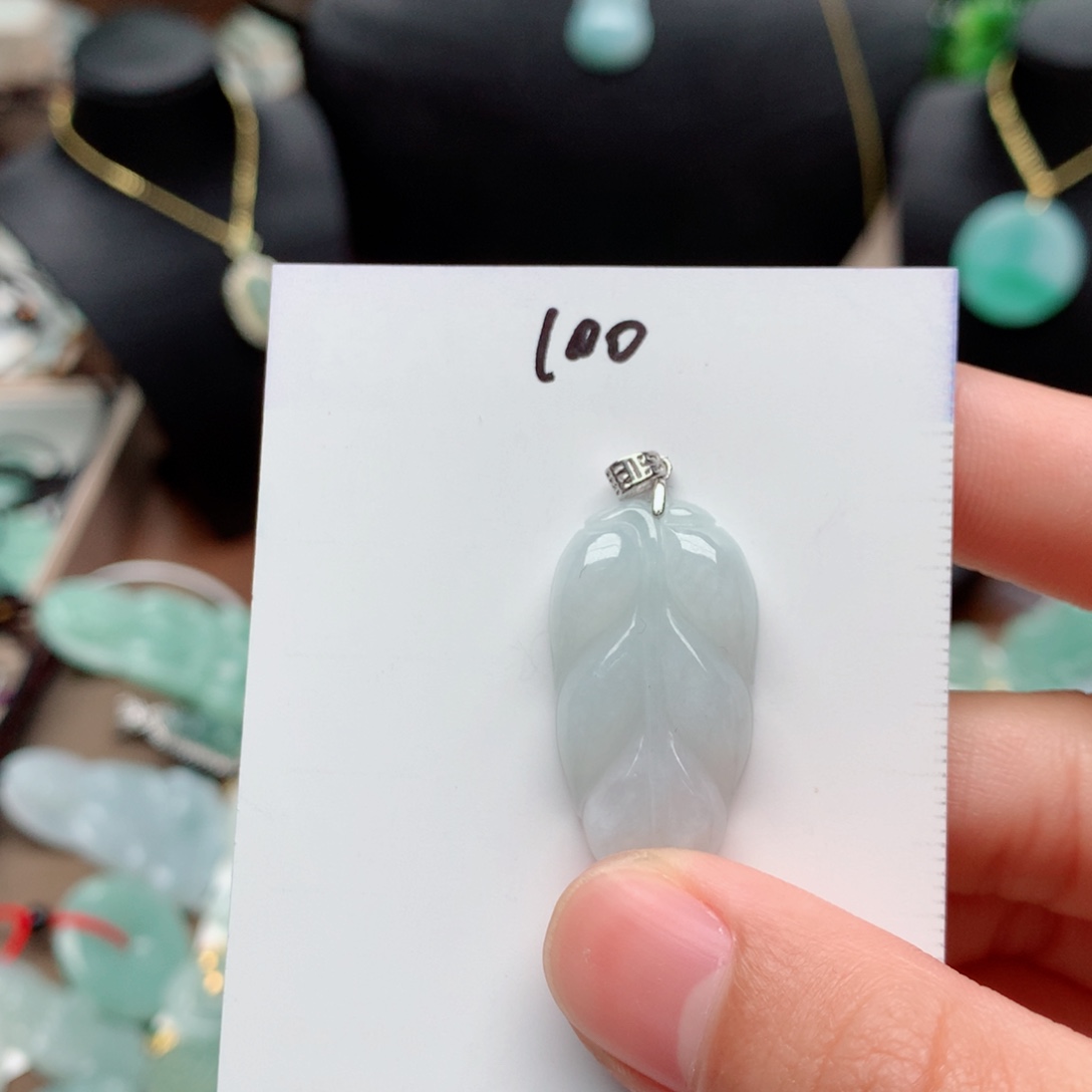 翡翠颈饰银S925镶嵌吊坠
