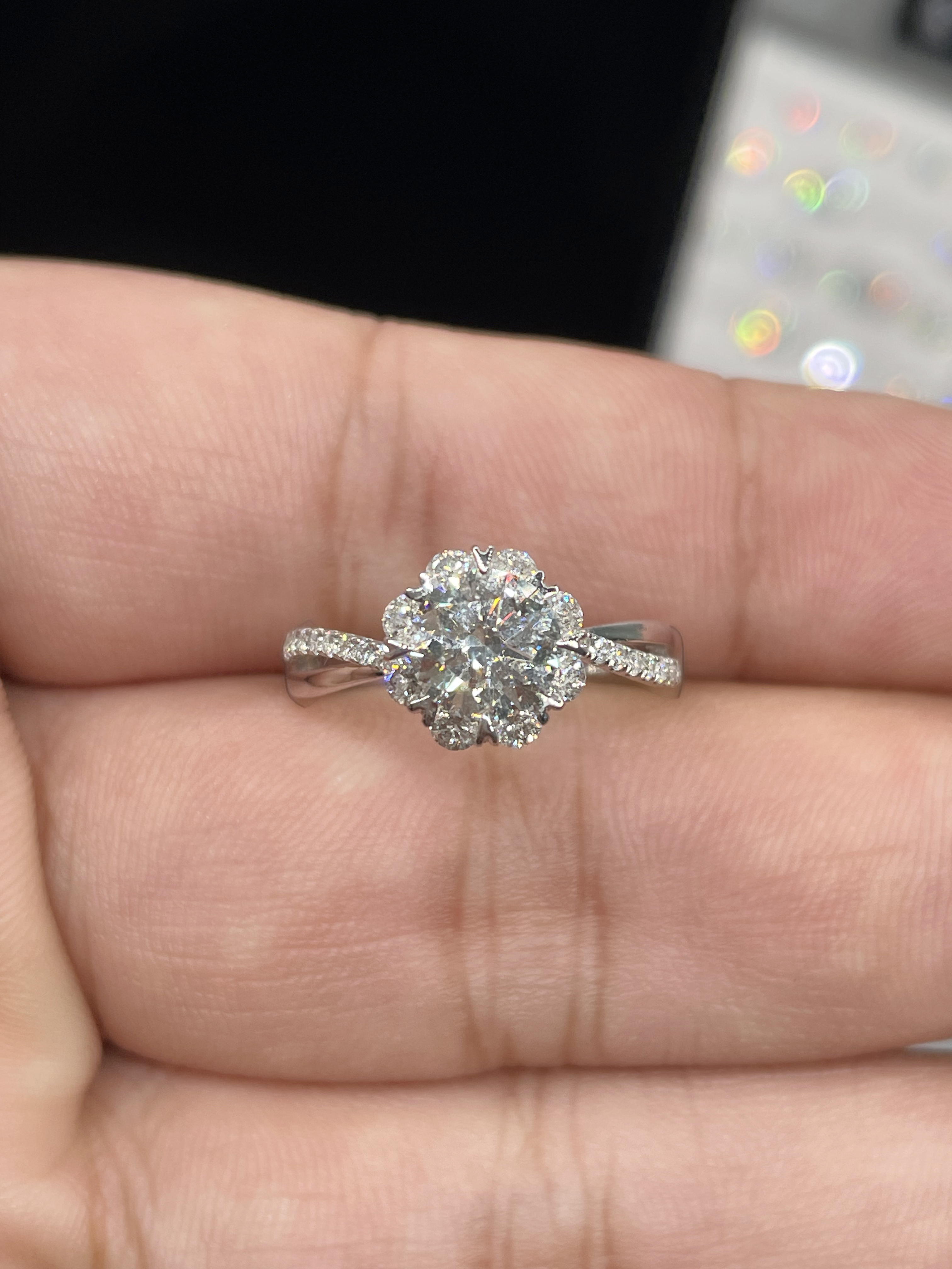 【合成/培育】RZ圆形雪花围镶款18K金戒指-JJ008129