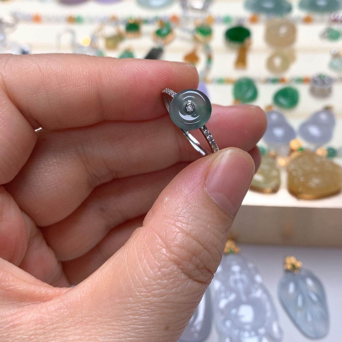 翡翠未镶嵌颈饰翡翠平安扣