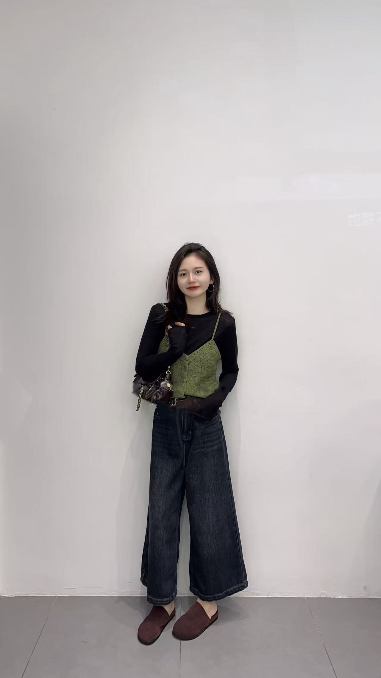 2025秋季新款韩系简约针织吊带背心女叠穿黑色打底衫牛仔裤三件套