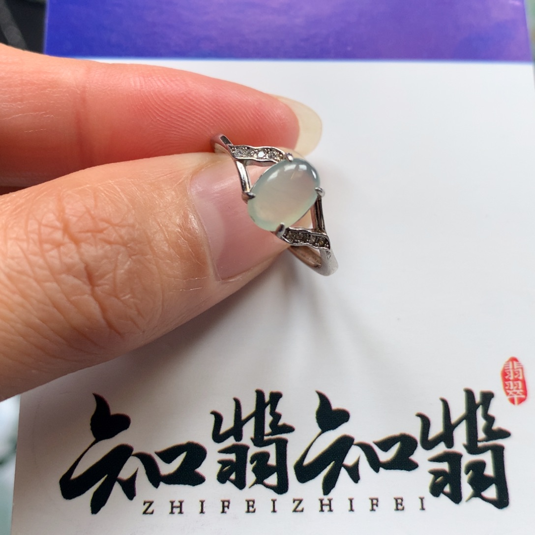 翡翠颈饰银S925镶嵌晴底蛋面戒指