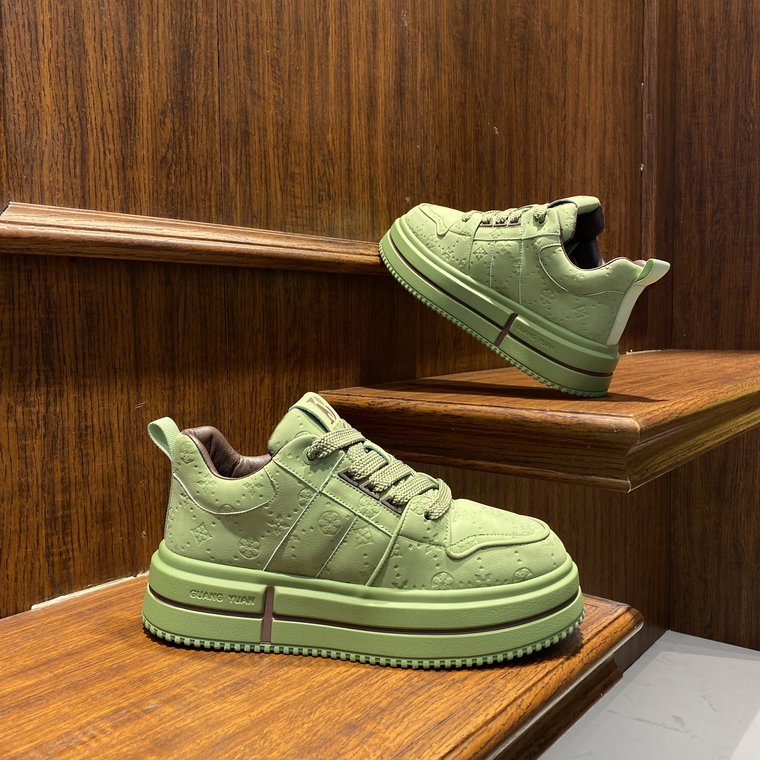 秋冬男士板鞋2025新款加绒保暖舒适时尚百搭厚底增高运动休闲潮鞋