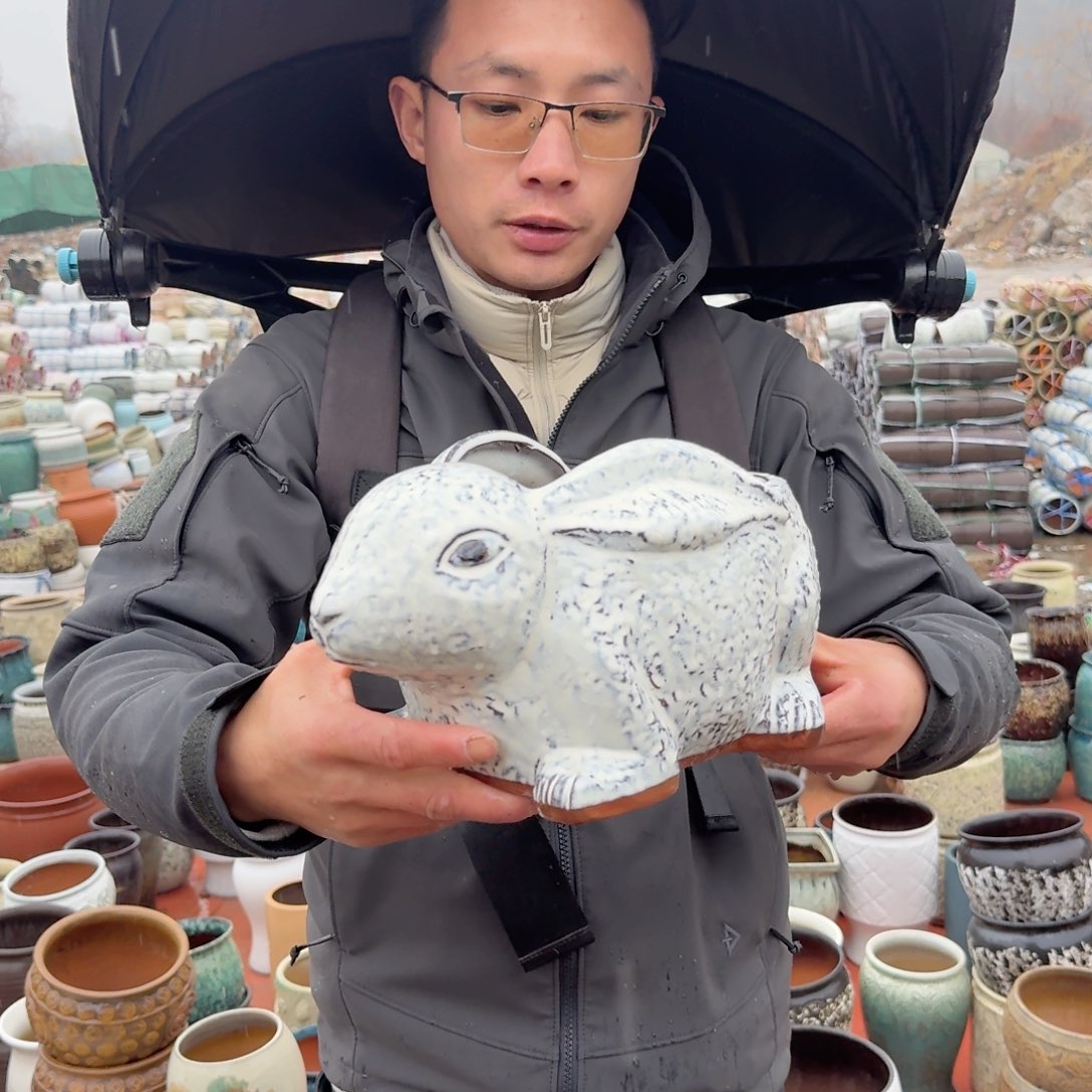 紫砂花盆兔子一个一个