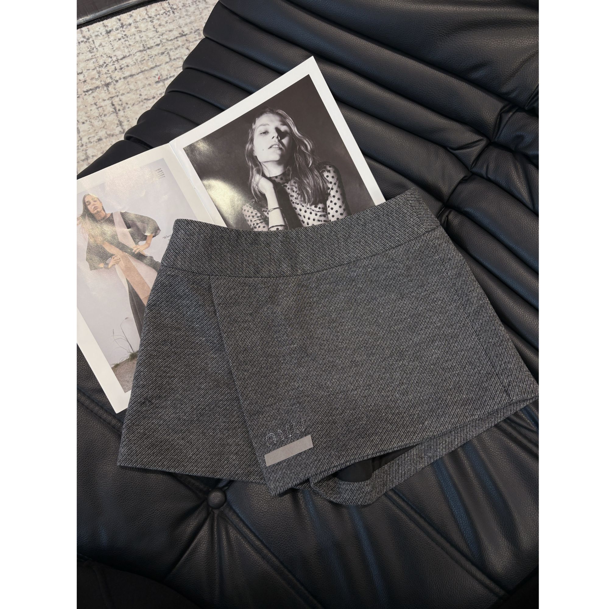 《An ni》早春新品时尚修身A字包臀短裙Ani-D195