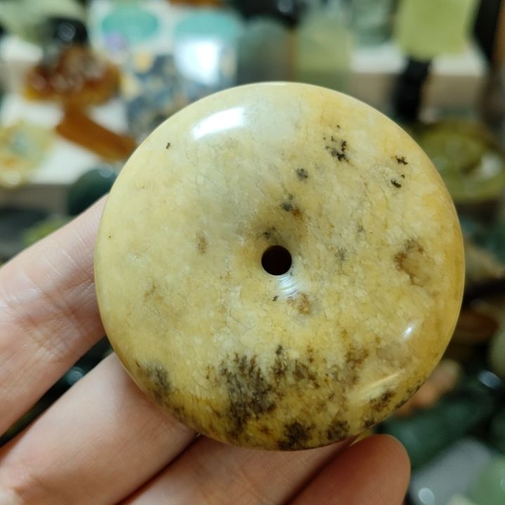 岫玉未镶嵌平安扣