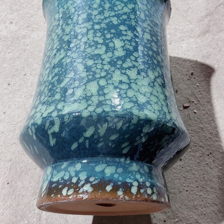 紫砂口径20高度30一只小瑕疵