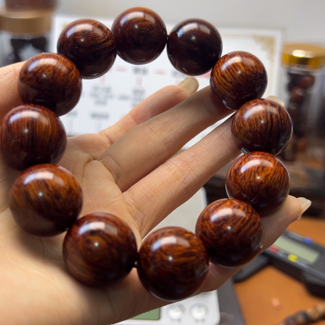 用***3降真香海南红降2.0(瑕