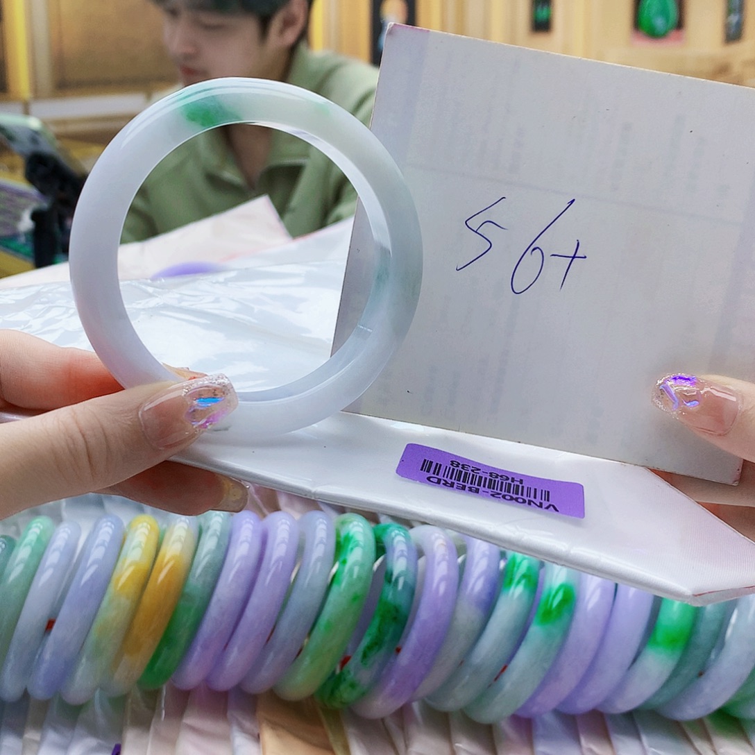 翡翠未镶嵌手镯hjj