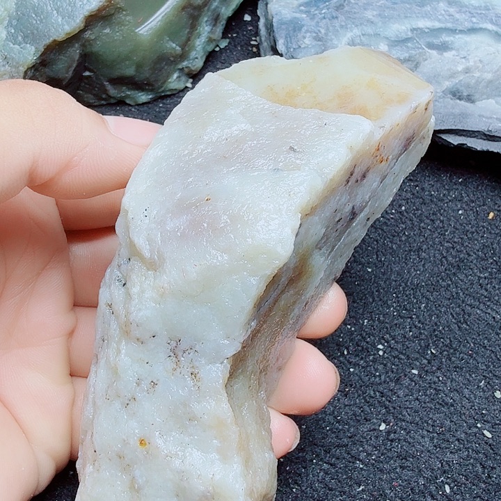 未镶嵌和田玉（糖玉）珠宝半成品