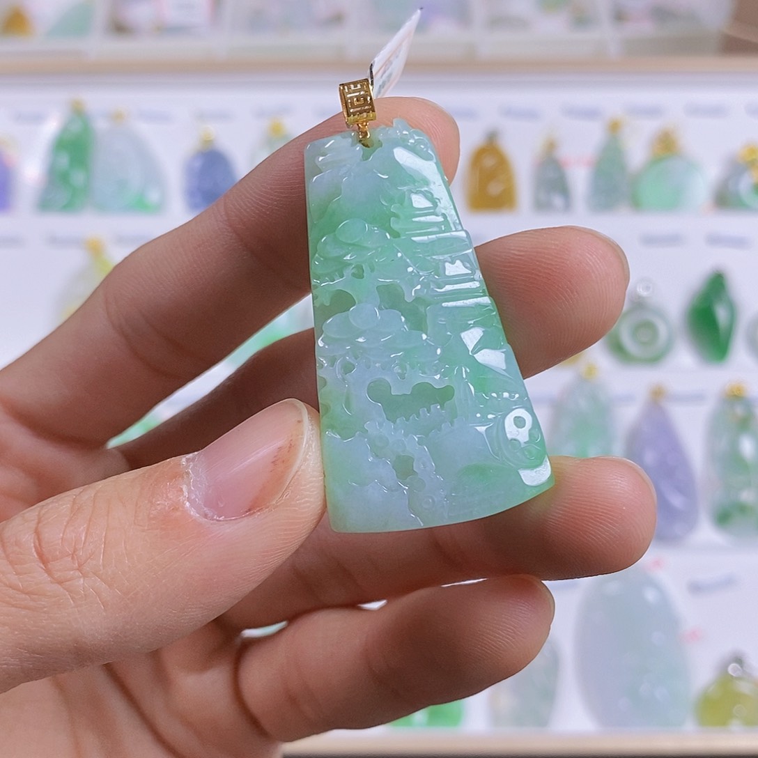 翡翠颈饰18K金镶嵌翡翠