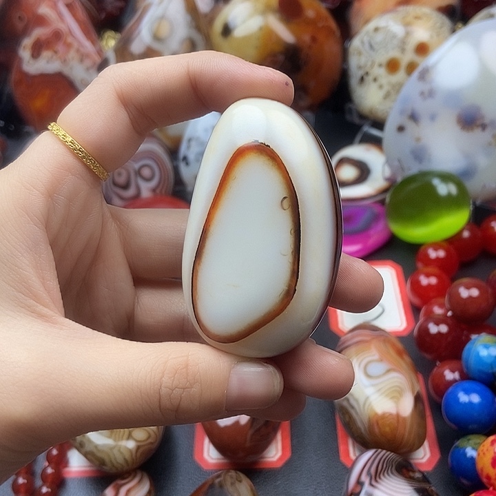 陶***亭玛瑙/玉髓未镶嵌珠宝奇石