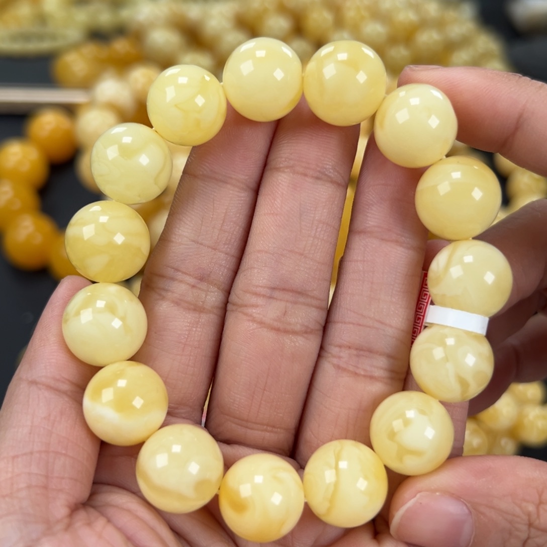 琥珀未镶嵌手链24.3克