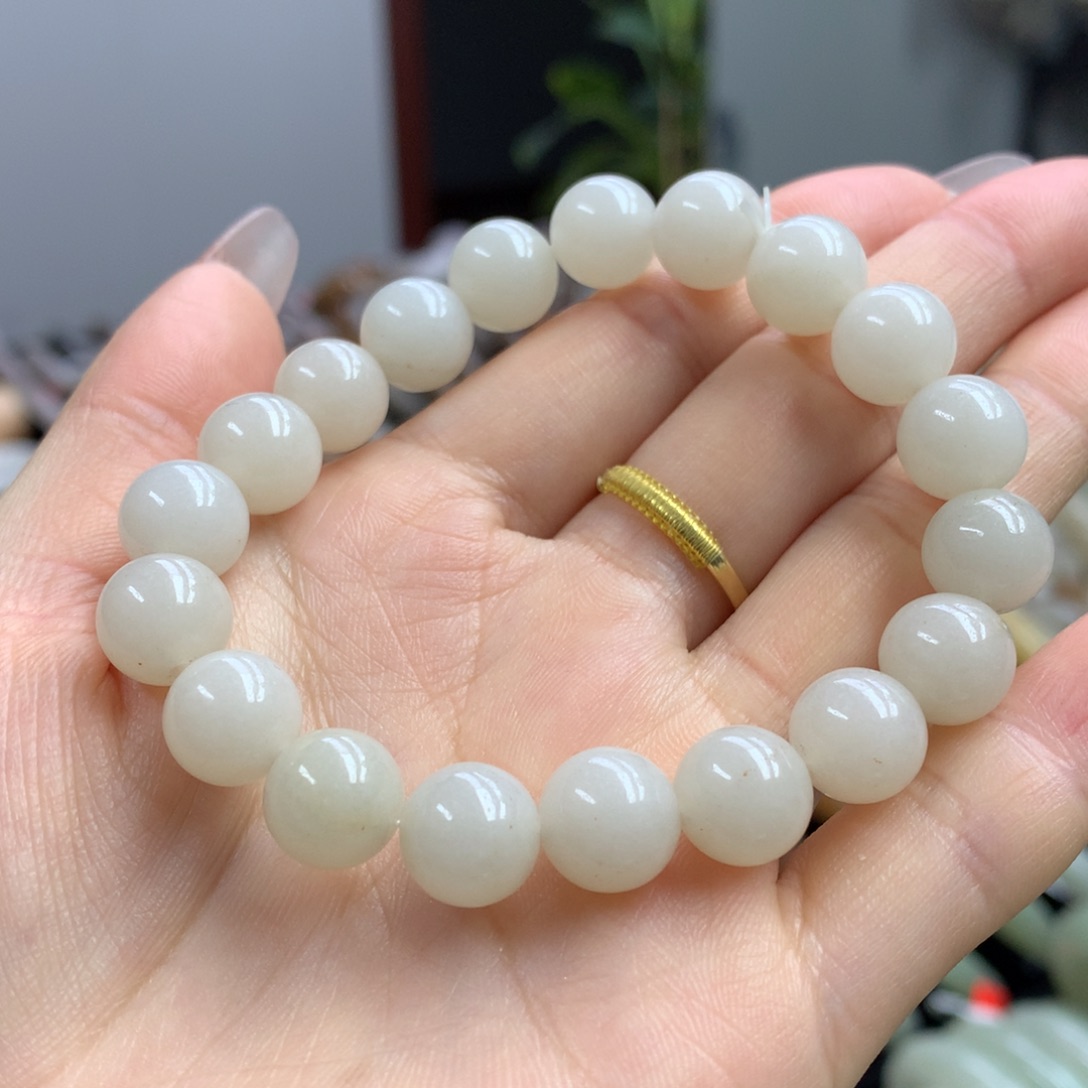 石英质玉未镶嵌串