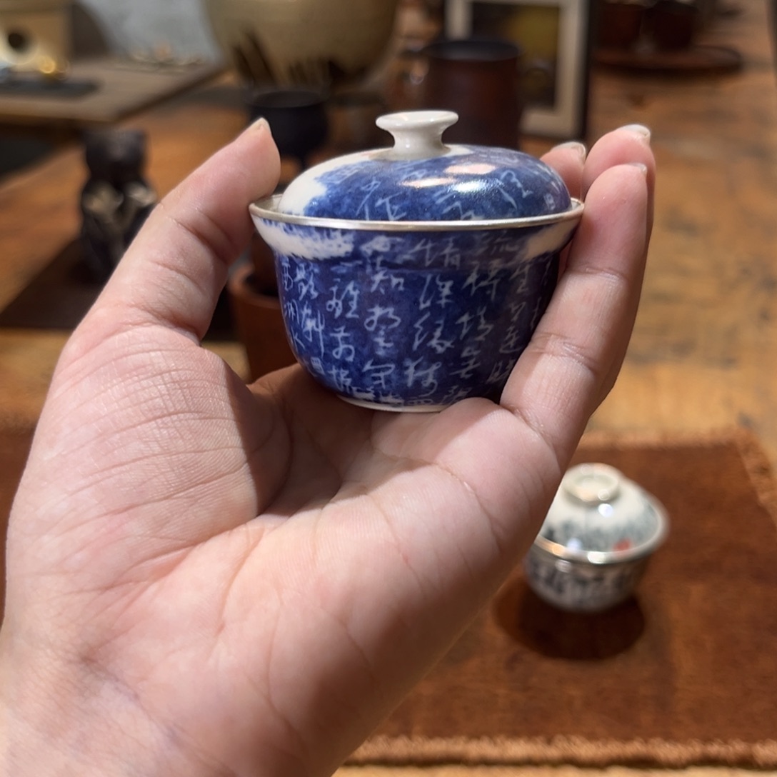 景德镇鱼和熊手工陶艺