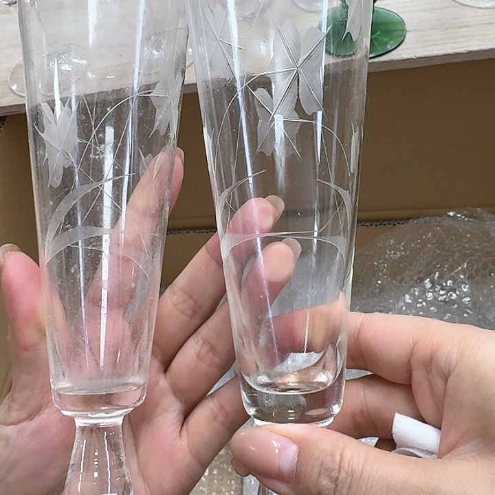 M****2瓷器。 瓷器。        