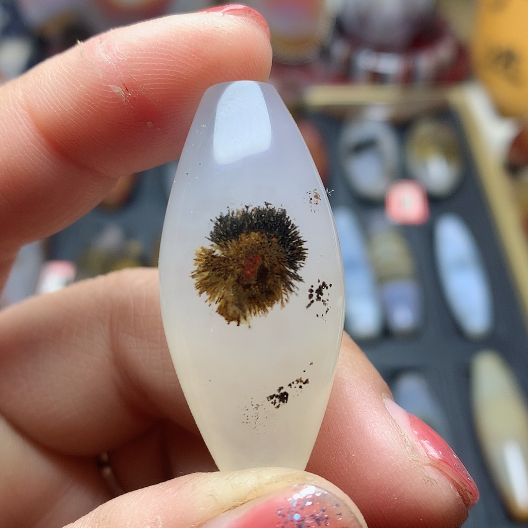 玛瑙/玉髓颈饰未镶嵌