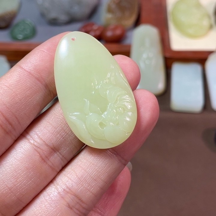 颈饰未镶嵌和田玉