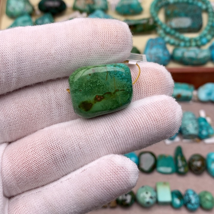 绿松石未镶嵌珠宝奇石