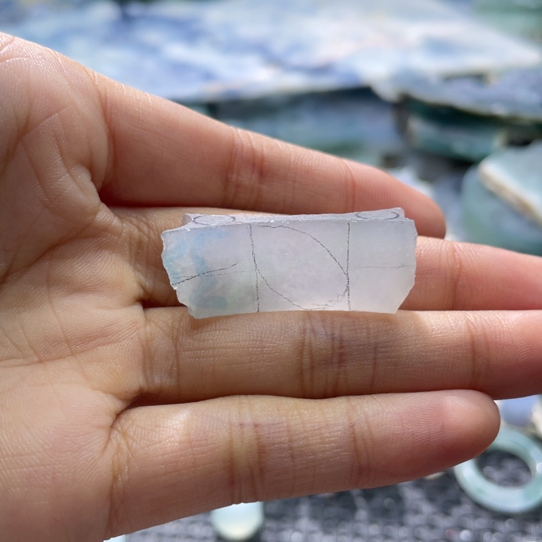 定制翡翠未镶嵌蹦****爪翡翠