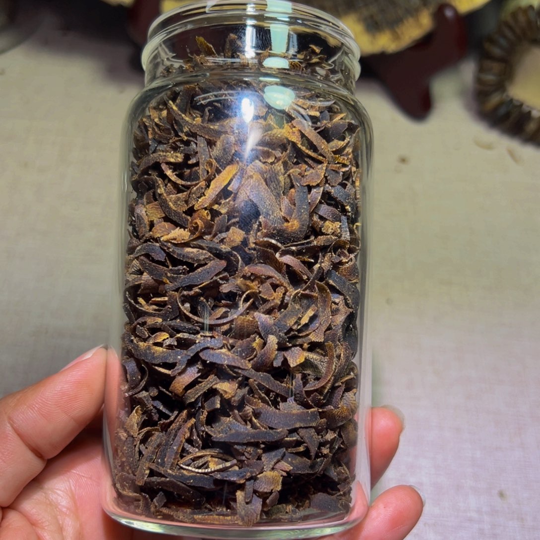 沉香手把件老*沉香奇楠蓝宝石沉水包头切丝66克