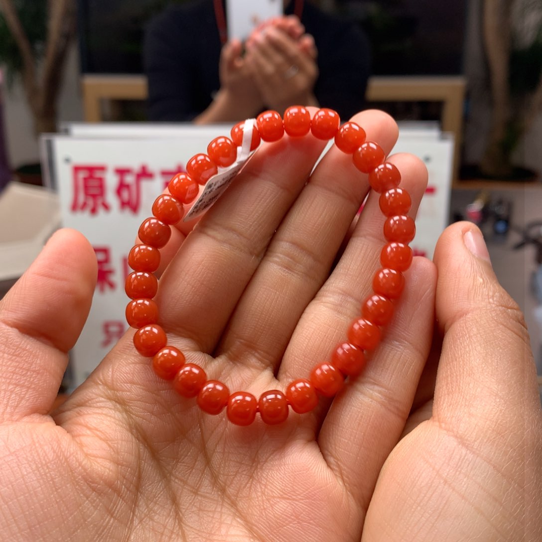 南红玛瑙7mm柿子红老型单圈手串未镶嵌