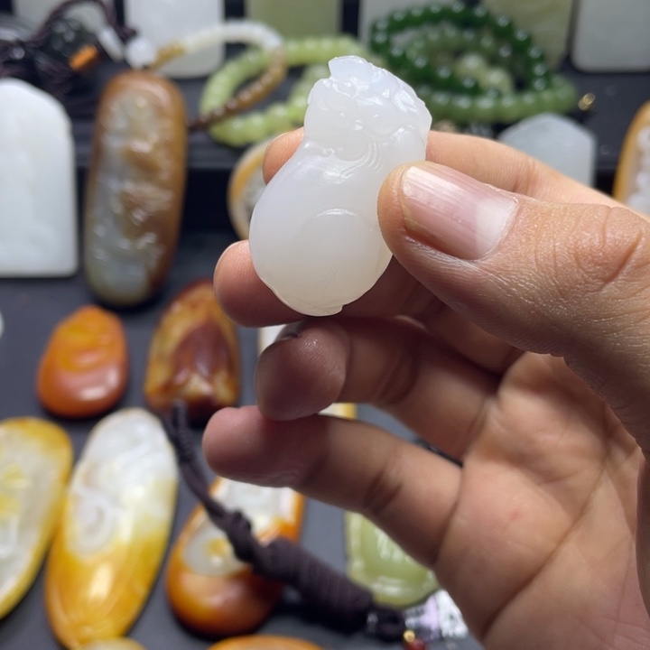 未镶嵌和田玉挂件