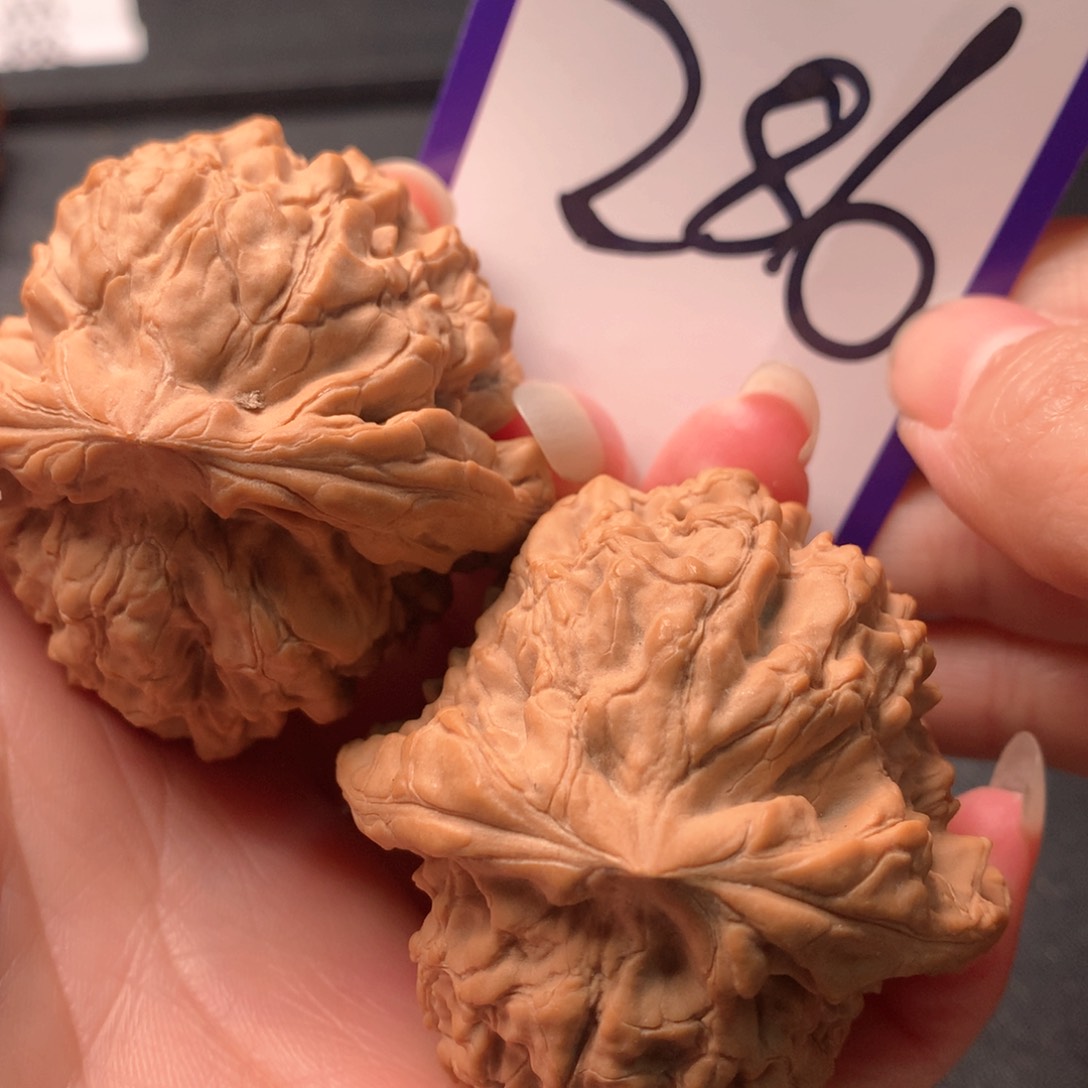 文玩核桃吊坠龙鼎