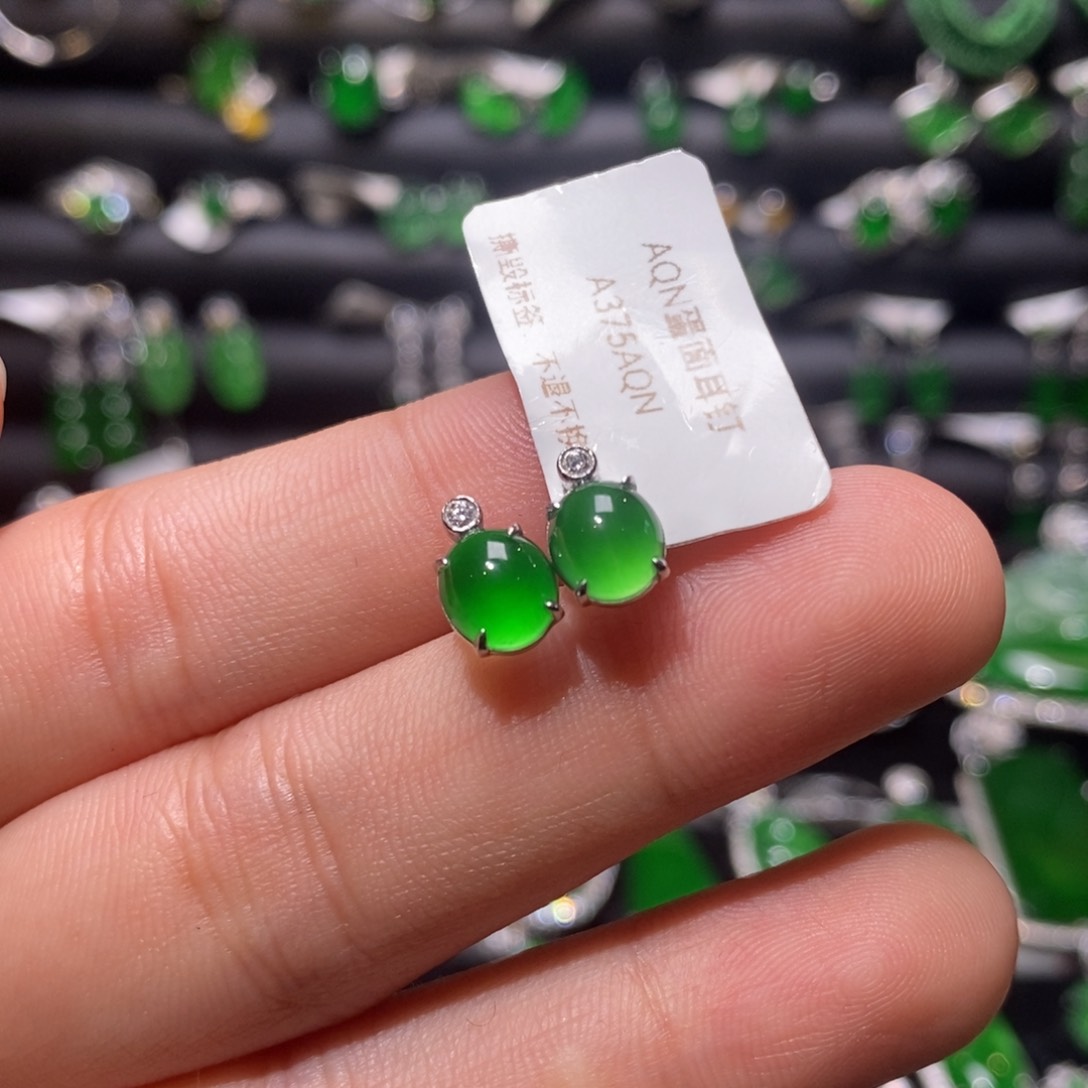 翡翠耳饰18K金镶嵌天然翡翠