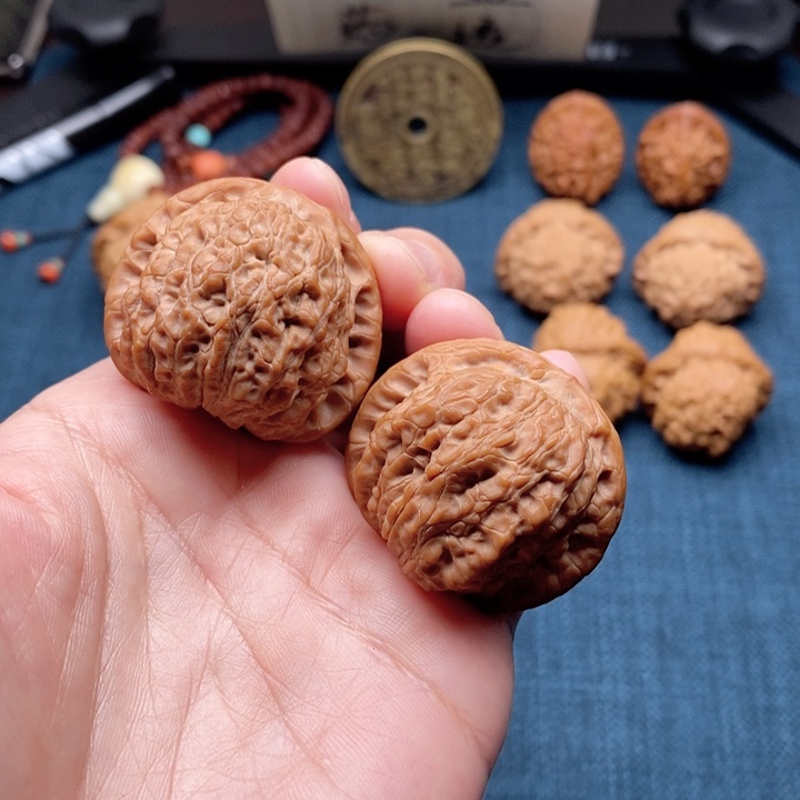 桃核吊坠血麒麟核桃37