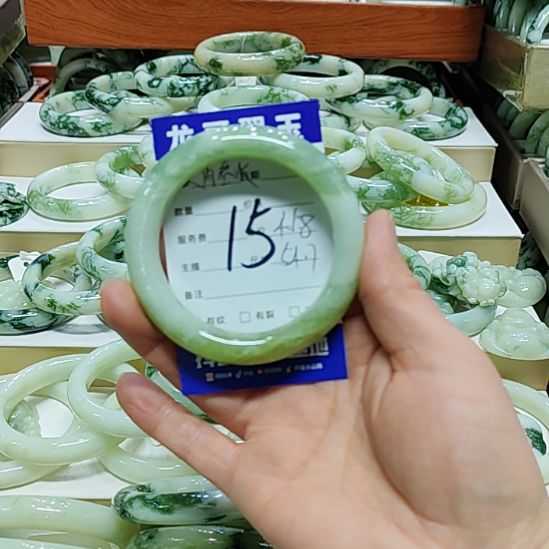 *****透闪石-蛇纹石玉未镶嵌手镯