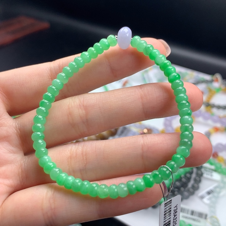 翡翠手镯未镶嵌卡