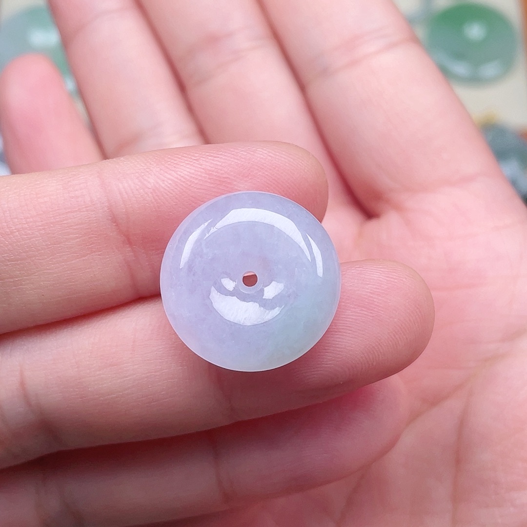 翡翠未镶嵌颈饰平安扣