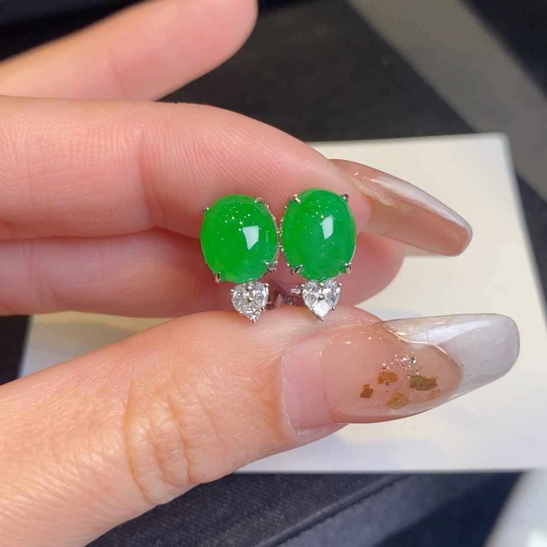 翡翠耳饰18K金镶嵌蛋面