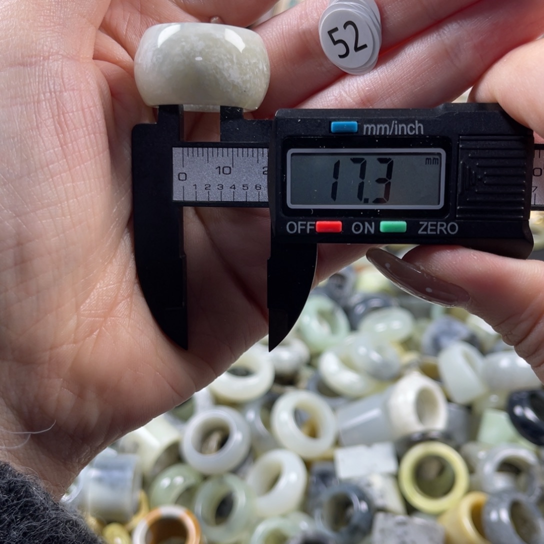 蛇纹石玉未镶嵌戒指