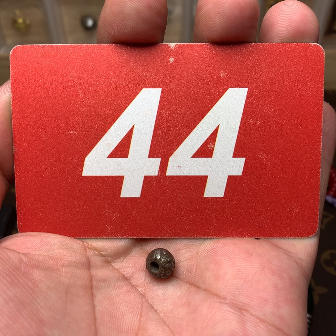 桃核吊坠山…………………………