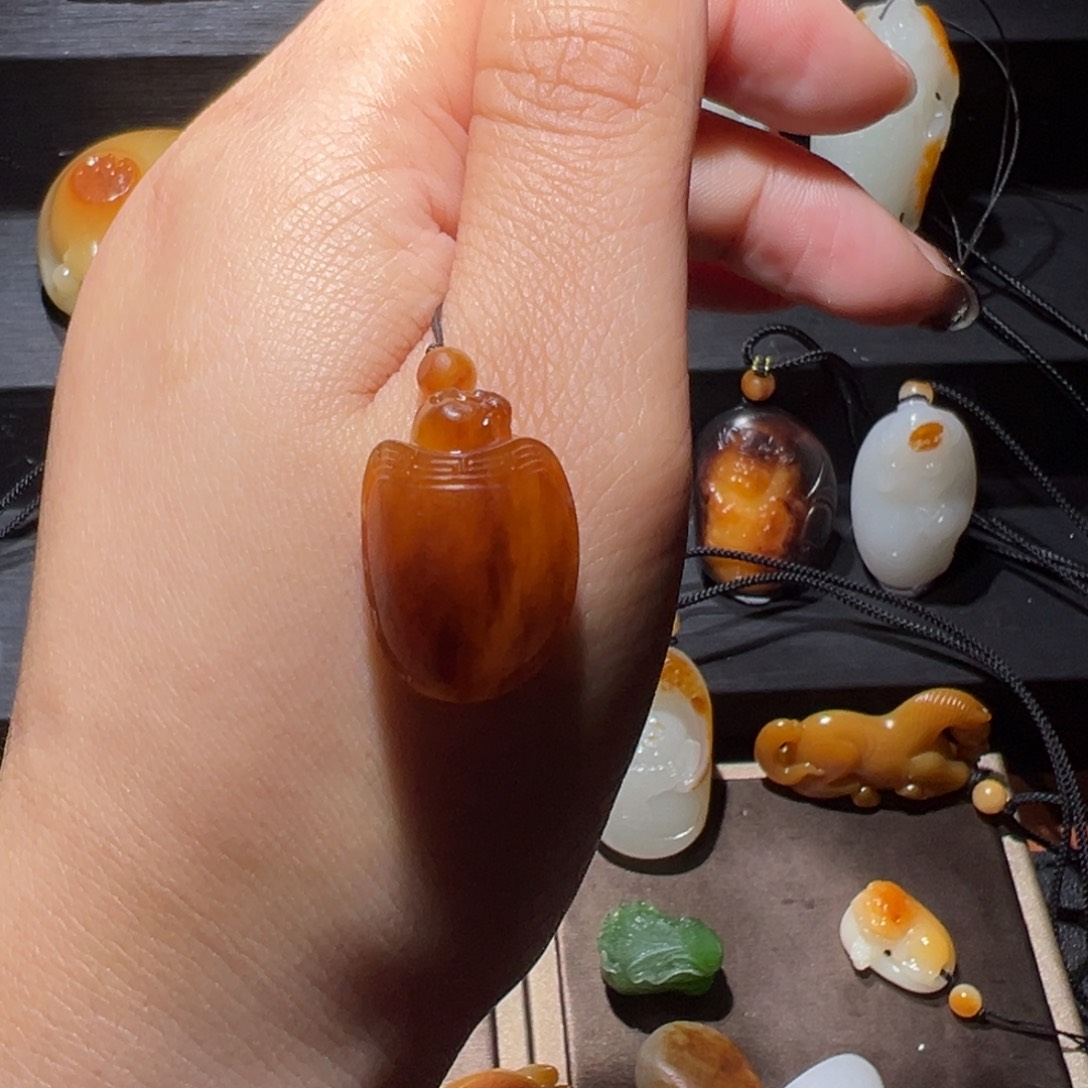 和田玉（糖玉）挂件未镶嵌思*邪