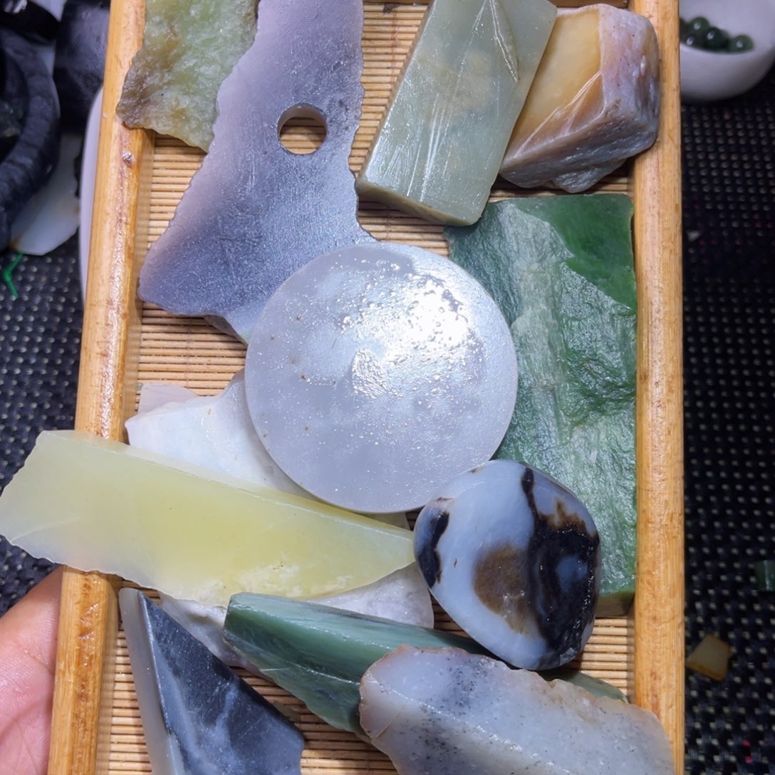 未镶嵌和田玉（糖玉）车挂3号 