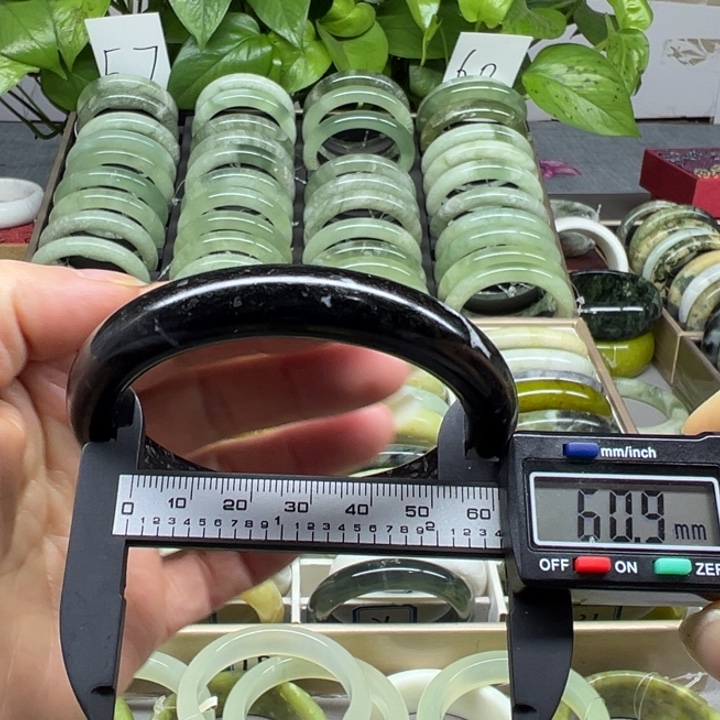 蛇纹石玉未镶嵌手镯15