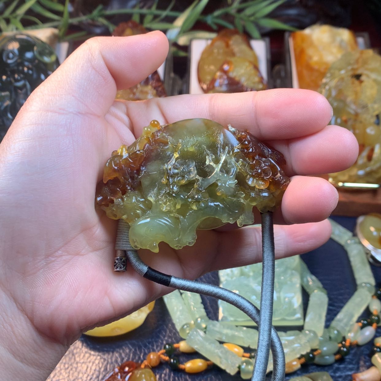 【闪购商品】蛇纹石玉颈饰未镶嵌