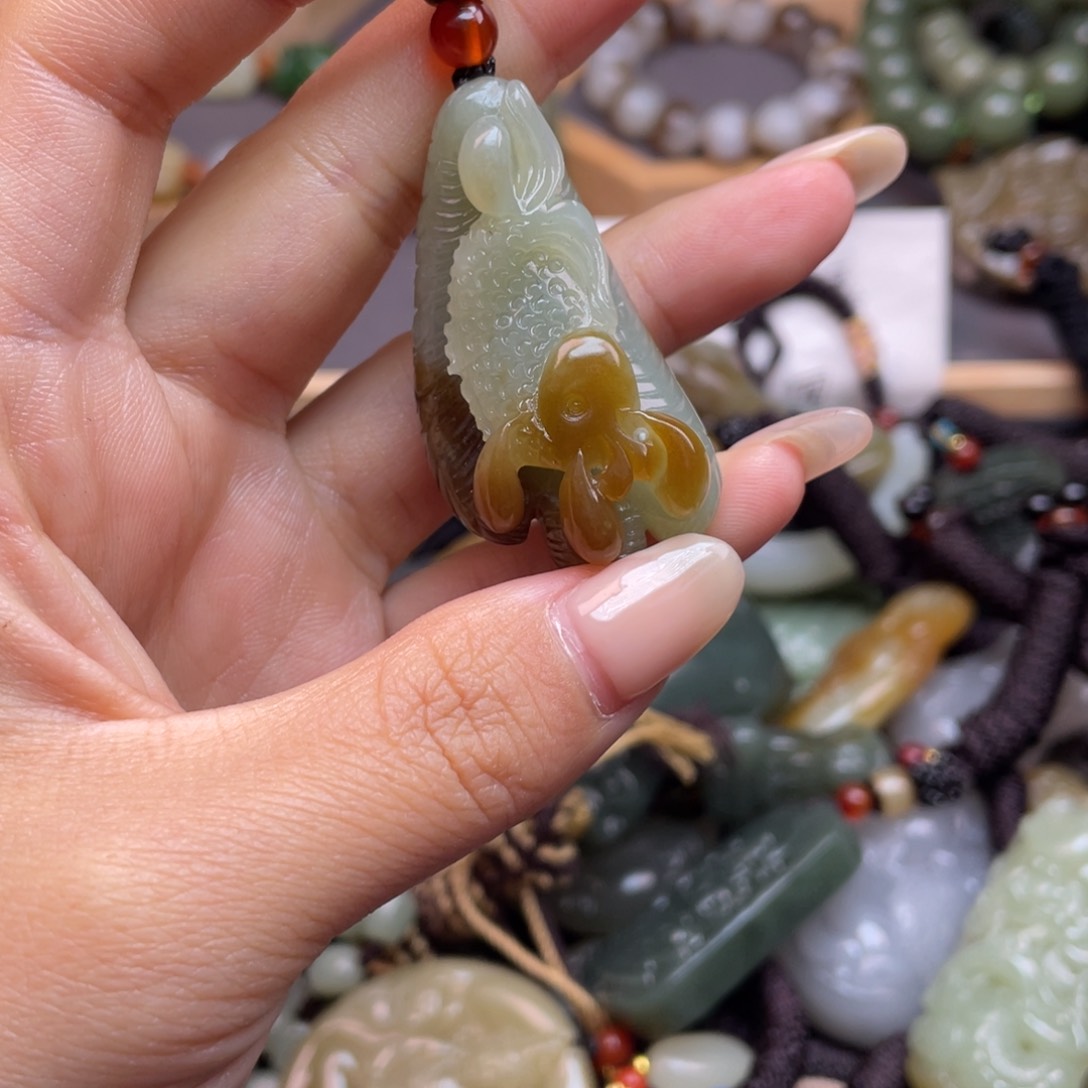 和田玉颈饰未镶嵌