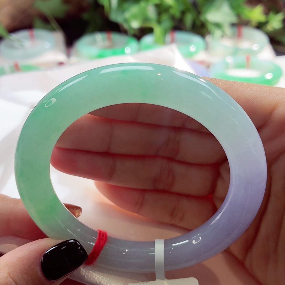 翡翠未镶嵌手镯（圆镯）冰糯春带彩68-20