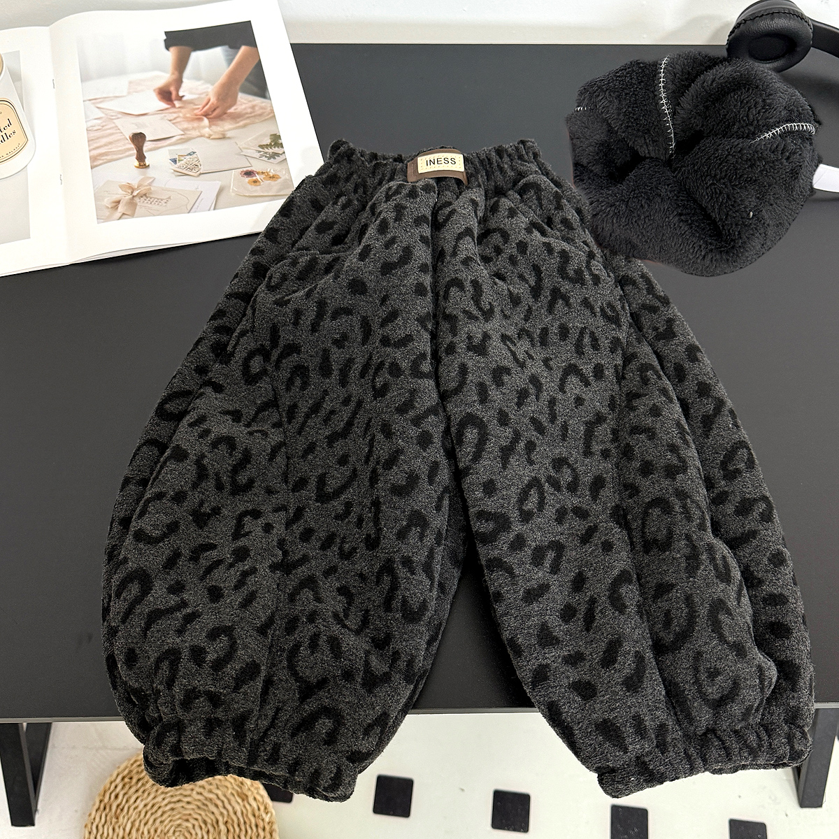 加厚葵花绒冬季加绒加厚豹纹松腰休闲束脚高级感韩版弯刀裤