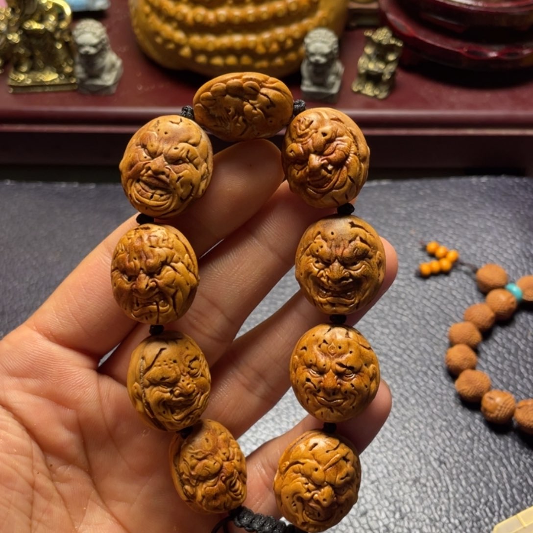 大桃核雕刻瑕疵恶僧