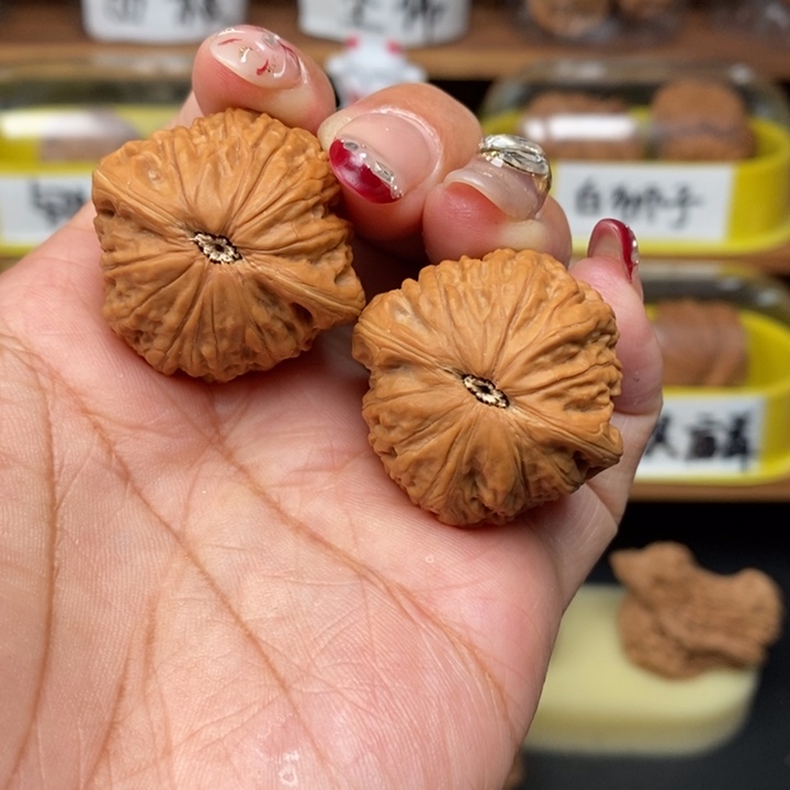 文玩核桃吊坠你****?33铁锤