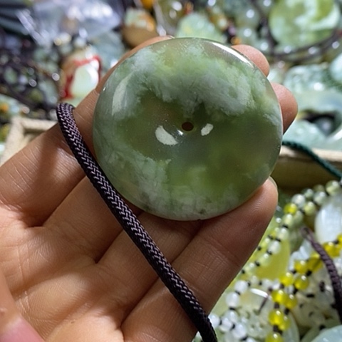 岫玉颈饰未镶嵌挂件