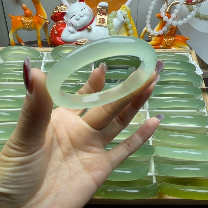****？岫玉未镶嵌手镯岫玉