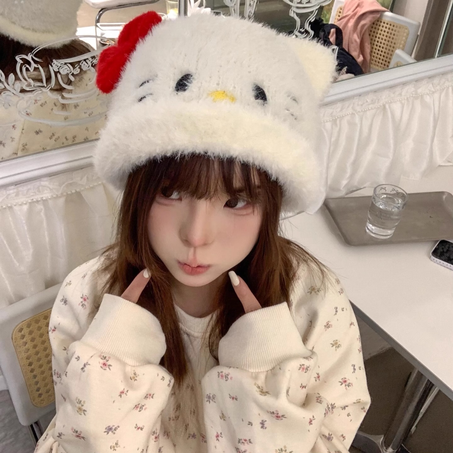 可爱卡通小猫毛茸茸套头帽子女秋冬防风甜美百搭显脸小包头帽护耳