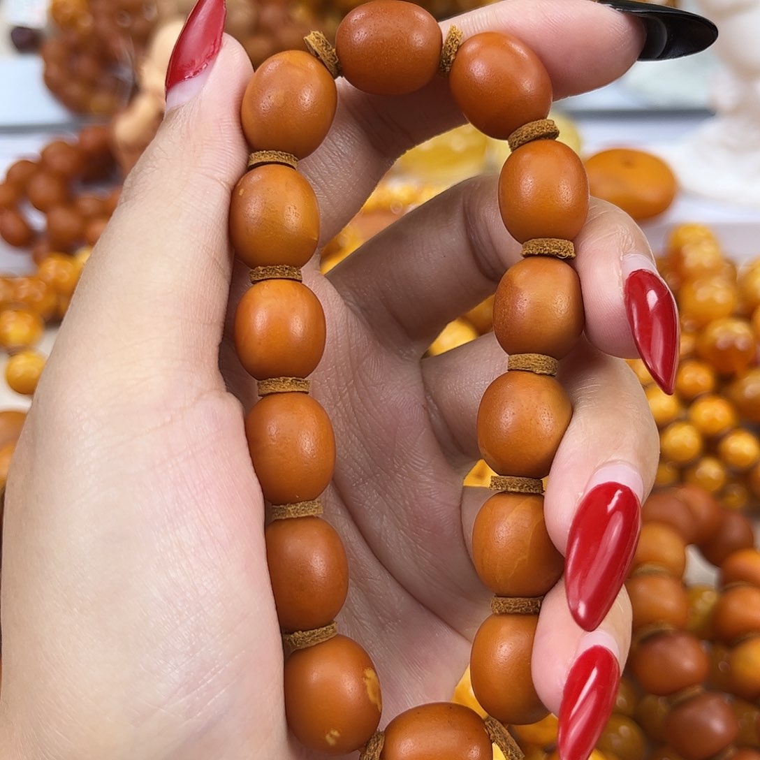 琥珀颈饰未镶嵌蜜蜡